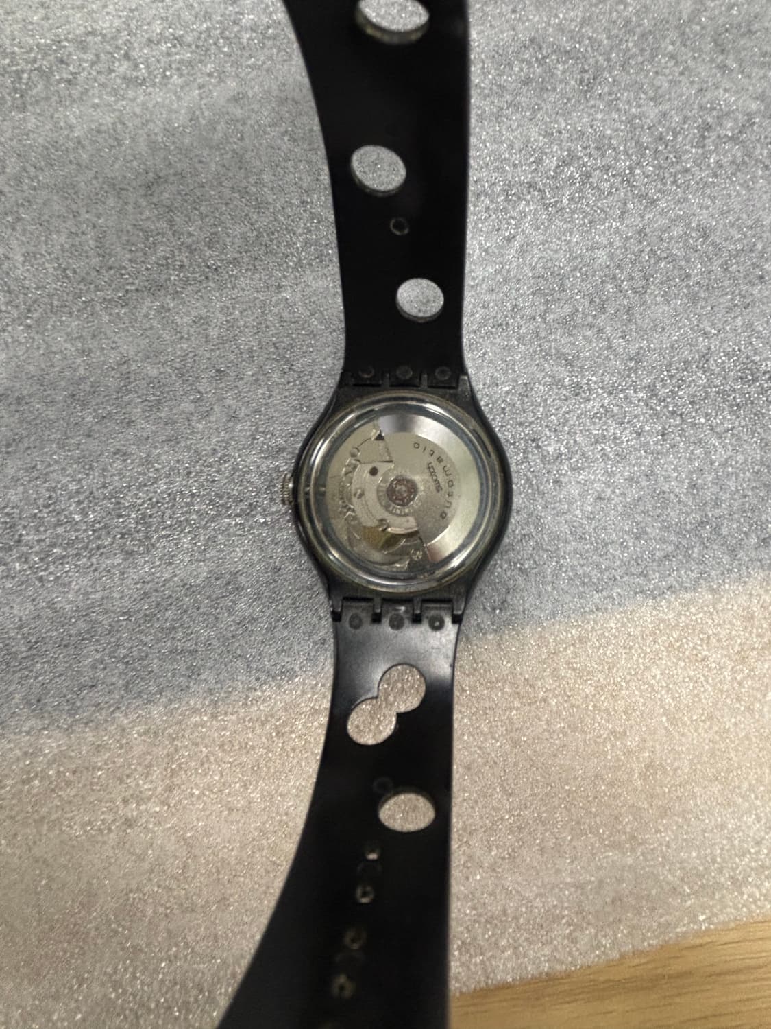 Swatch 스와치 Automatic Black Motion 첫제품 상품이미지3