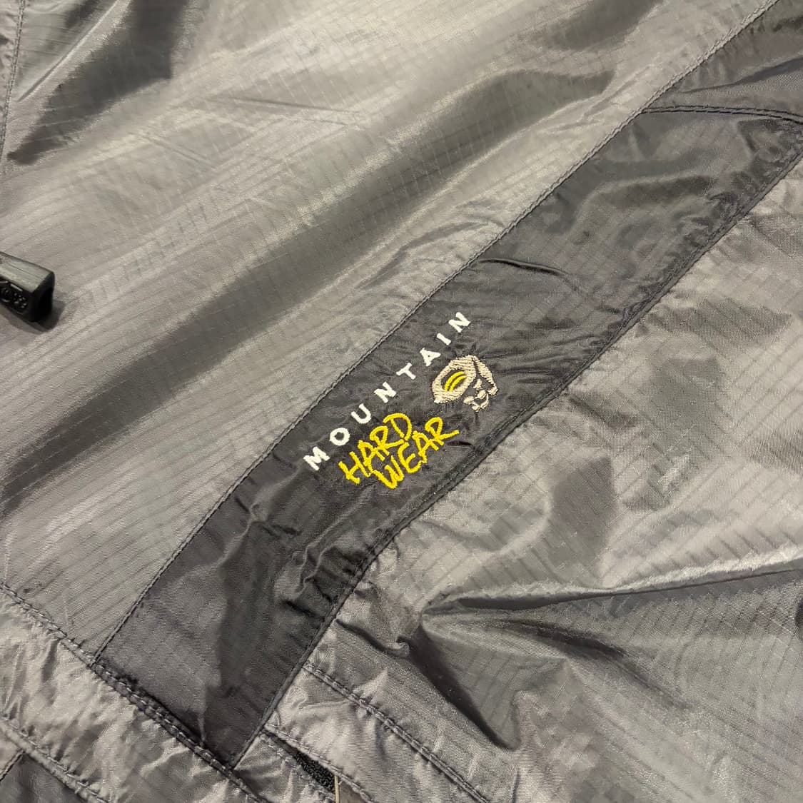 [M] 마운틴하드웨어 콘듀잇SL 바람막이 후드 자켓 블랙 B824 상품이미지4