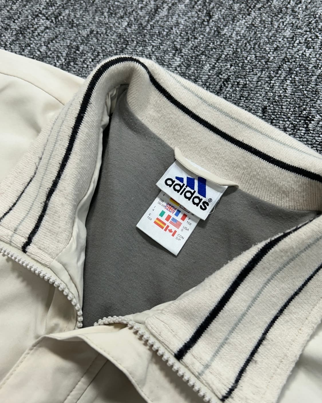 아디다스 90‘s 베이지 바람막이 자켓 상품이미지7