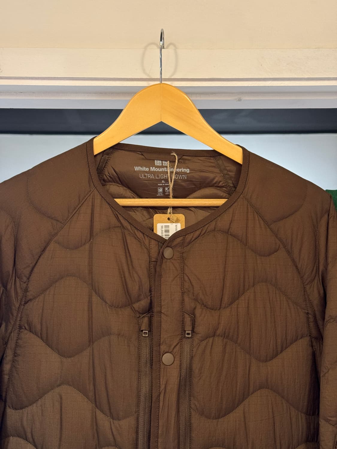 유니클로 화이트마운티니어링 울트라라이트다운 경량 패딩 XL 상품이미지2