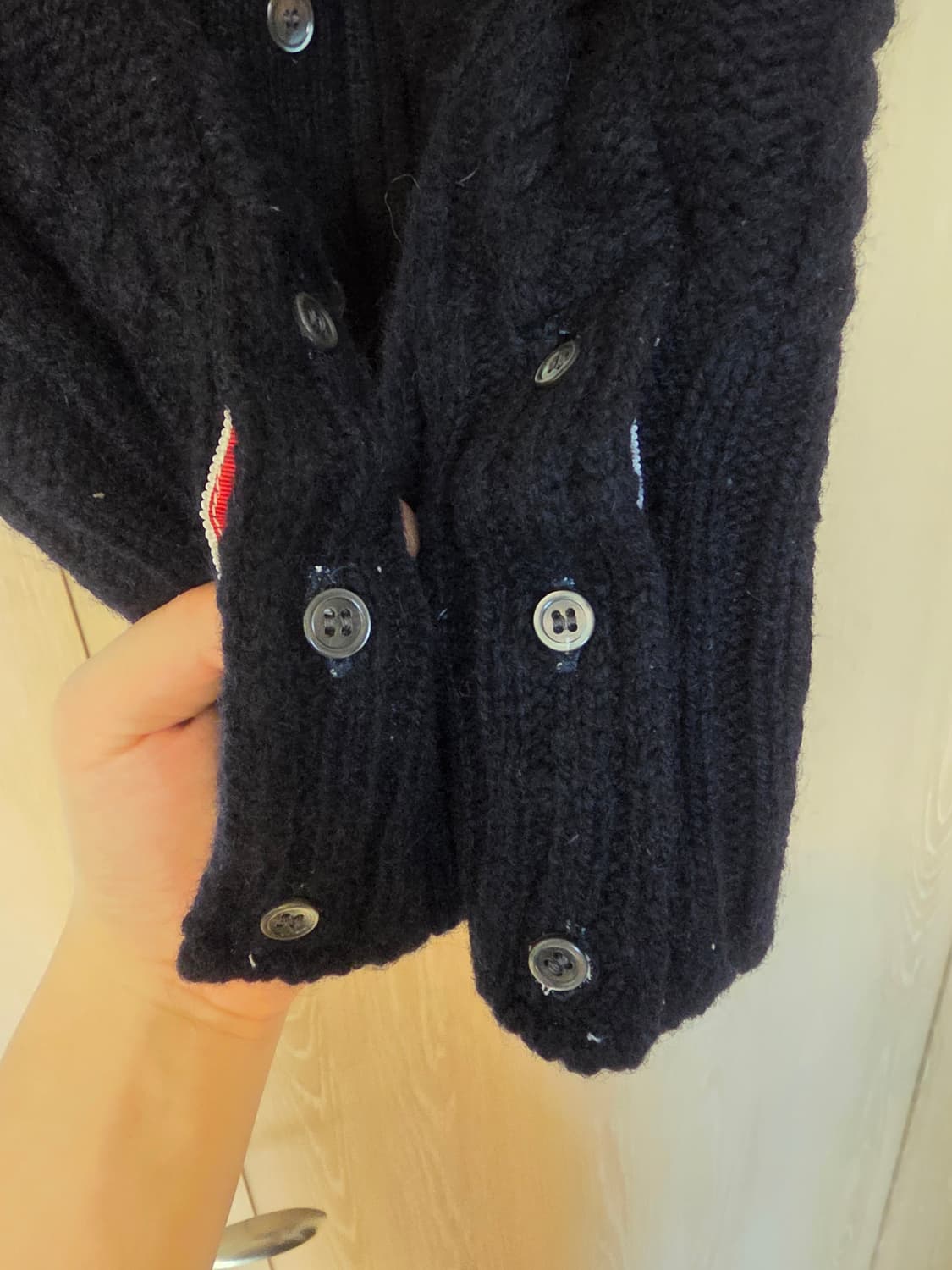 [4사이즈] 톰브라운 아란 케이블 니트 가디건 상품이미지4