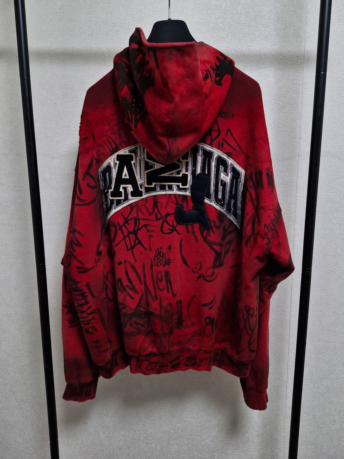 [L] 발렌시아가 SS23 레드 스케이터 그래피티 후드집업 상품이미지2