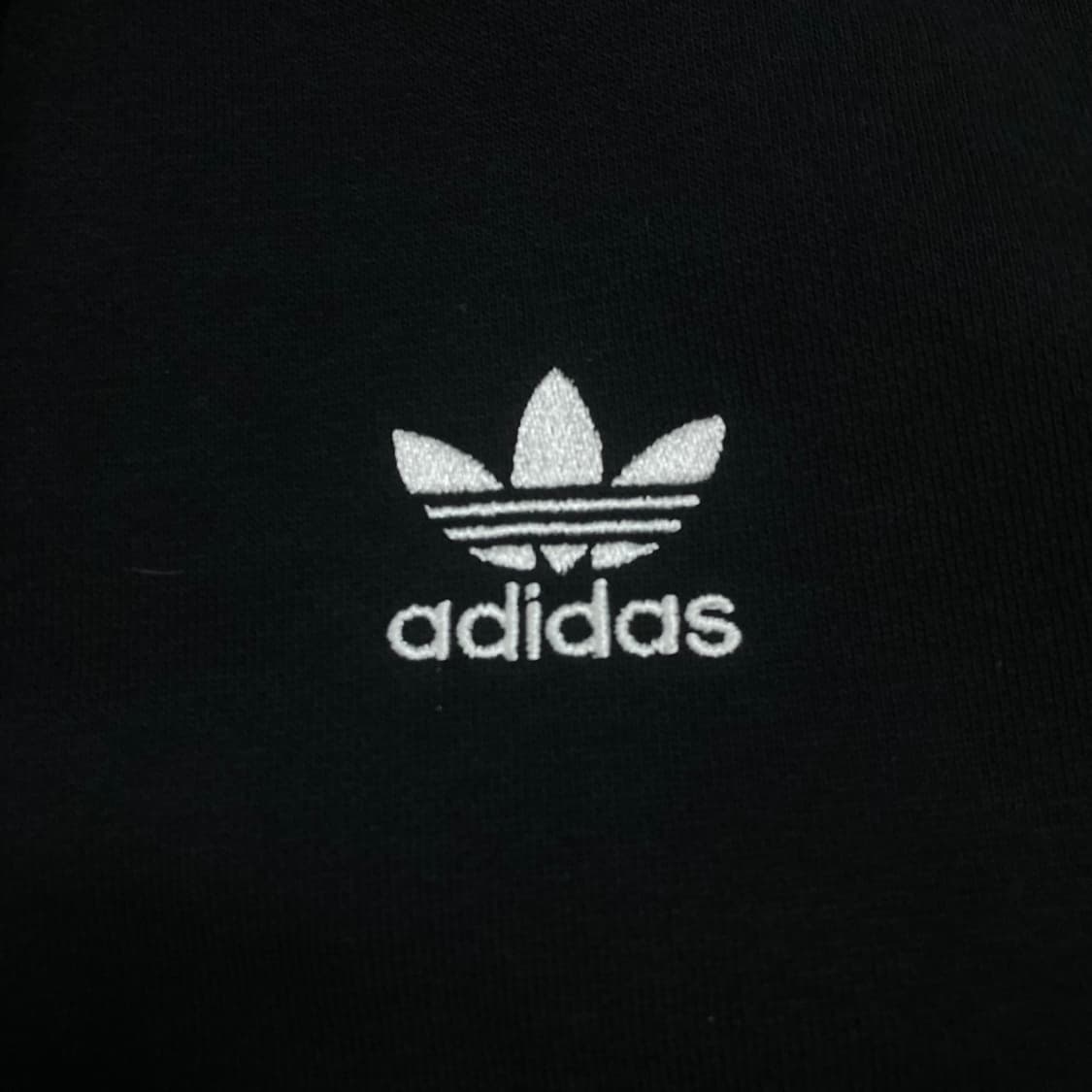 아디다스 오리지날 스몰 로고 사이드 라인 하프 집업 후드티 상품이미지3