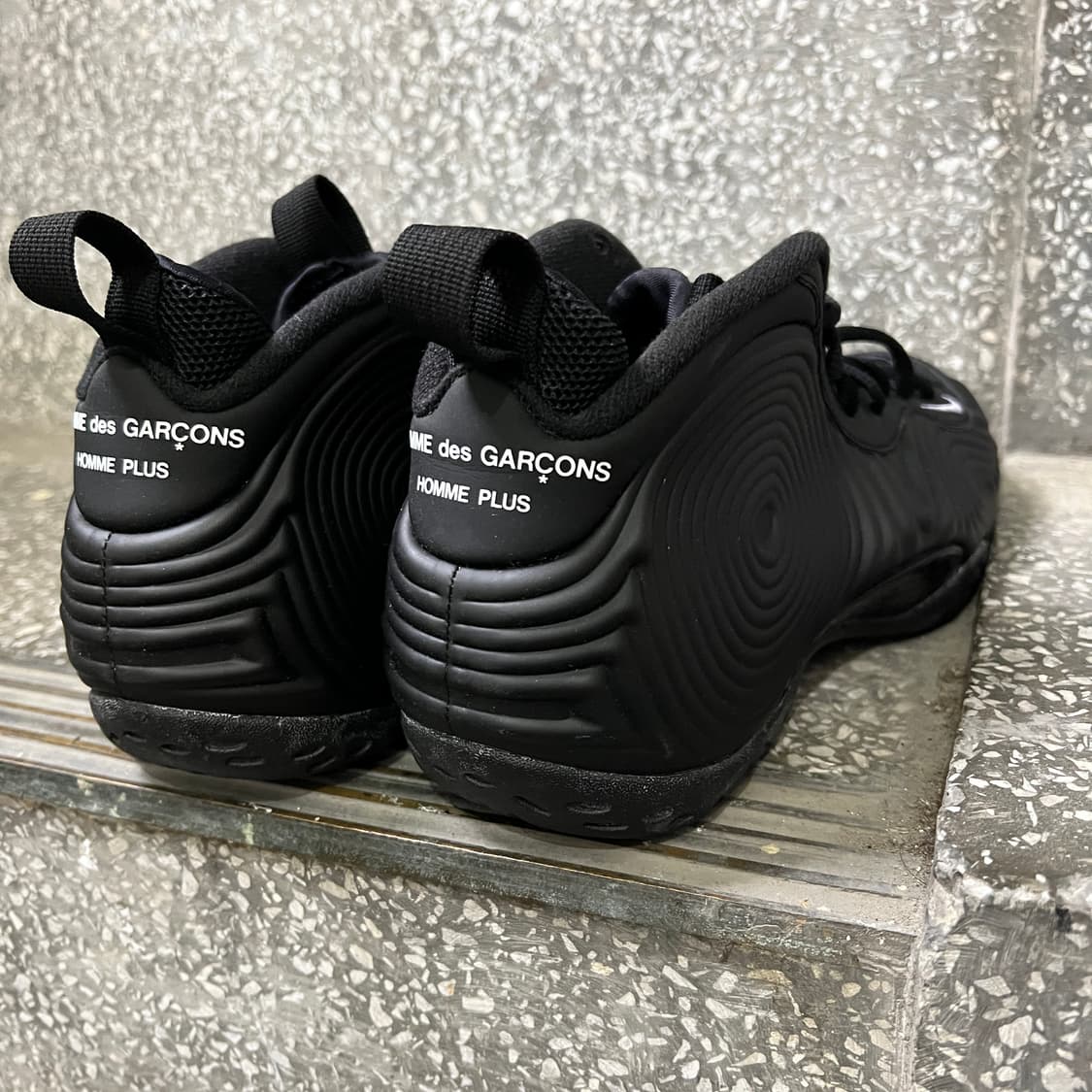 나이키 x 꼼데가르송 폼포짓 블랙 상품이미지1