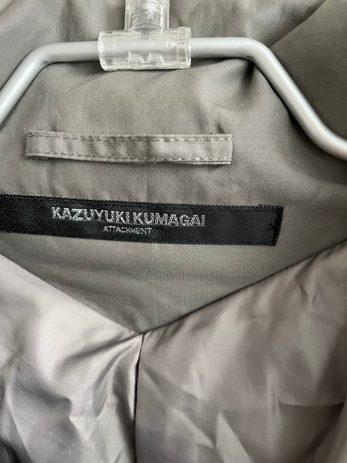 카즈유키쿠마가이 사선 집업 패딩 자켓 상품이미지7