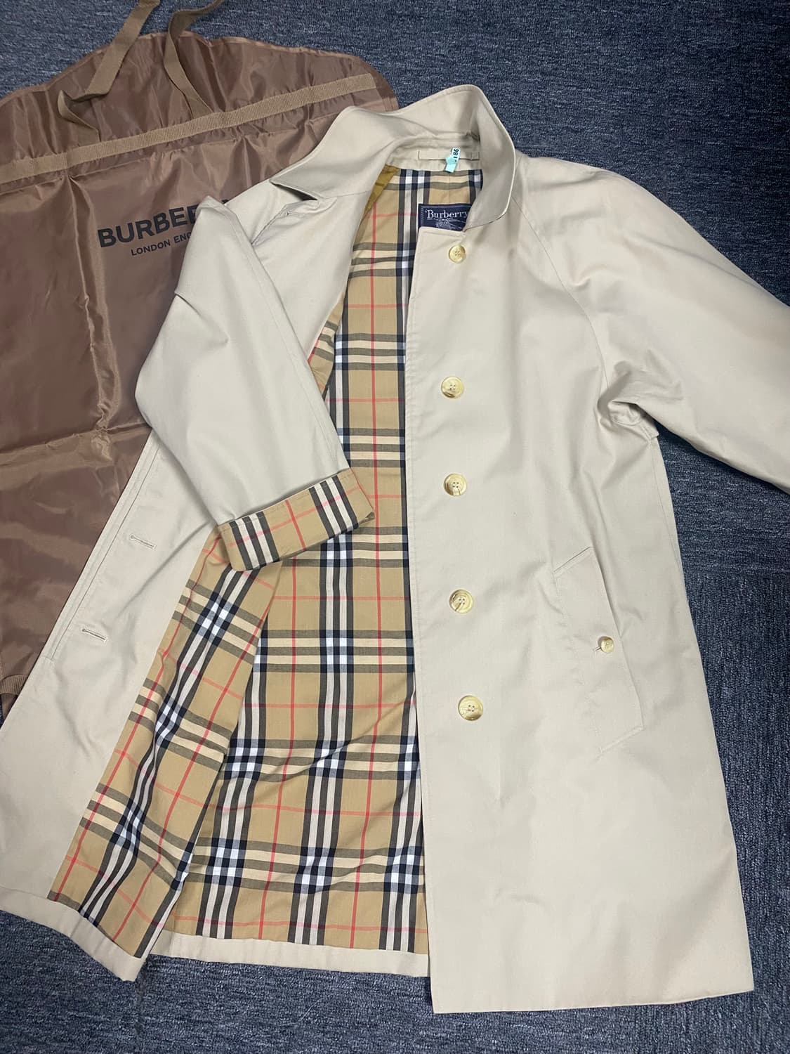 급처. 버버리 시그니처 노바체크 트렌치코트 상품이미지3