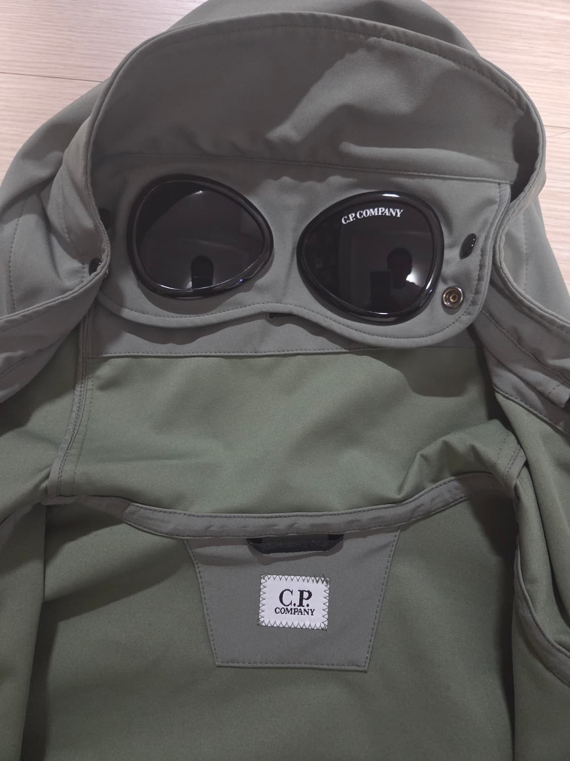 C.P컴퍼니 고글 후드 소프트쉘 바람막이 (50) 상품이미지8