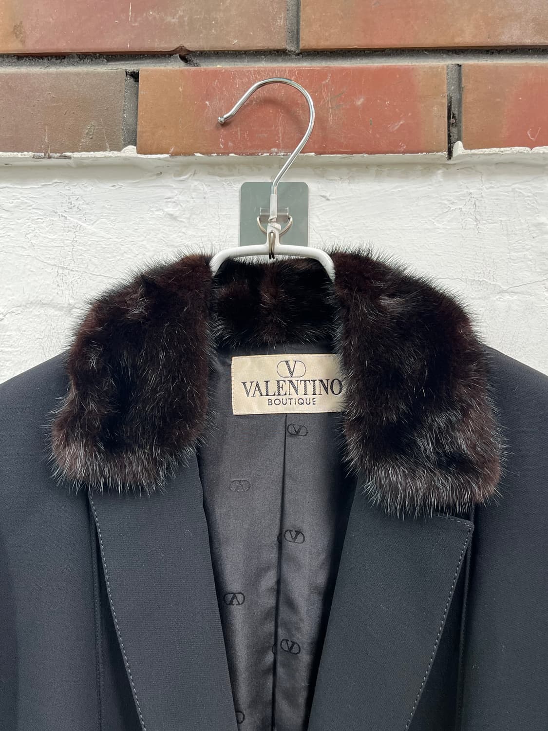 Valentino 발렌티노 모피 카라 블랙 자켓 8 상품이미지2