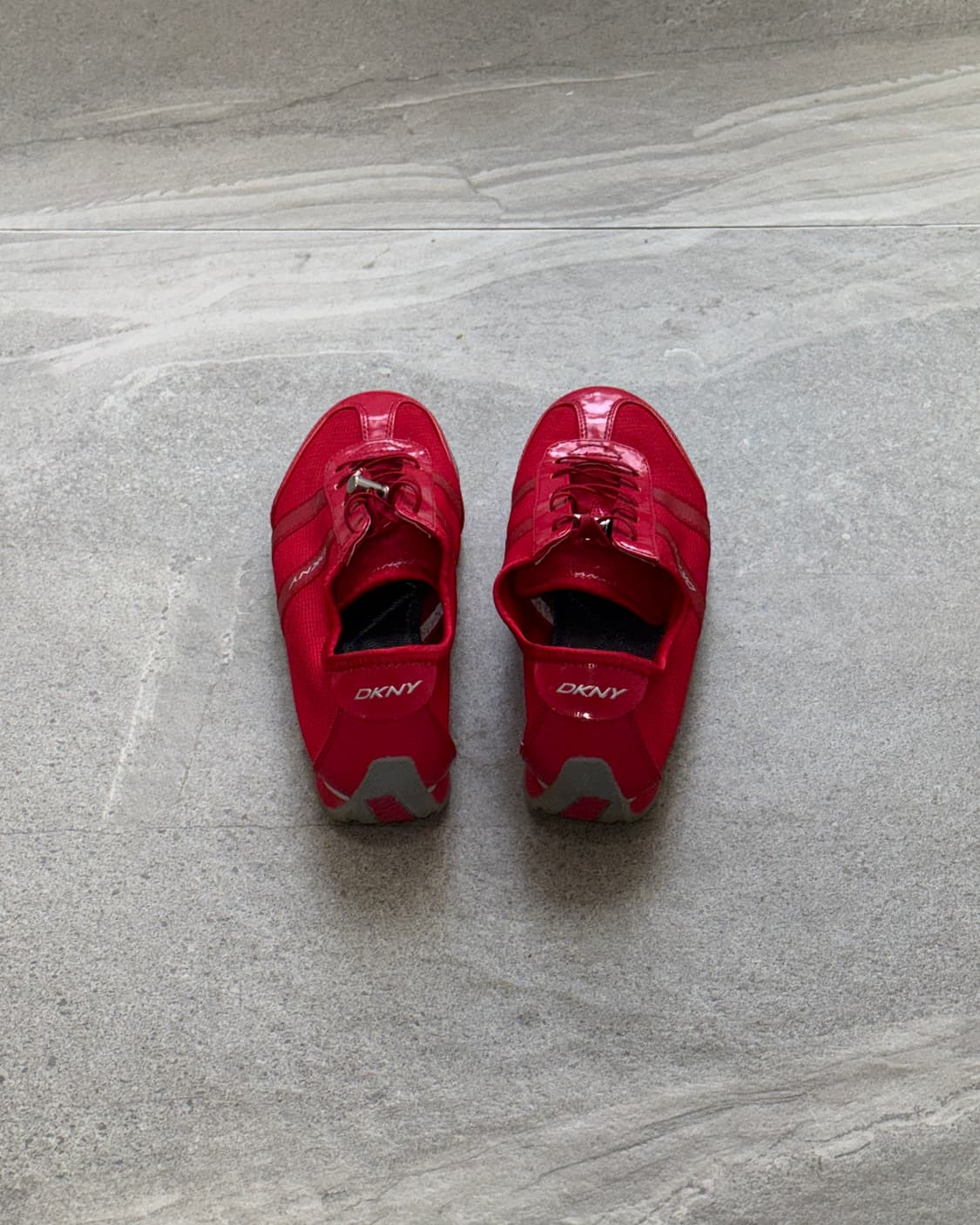 DKNY red stopper details sneakers  상품이미지5