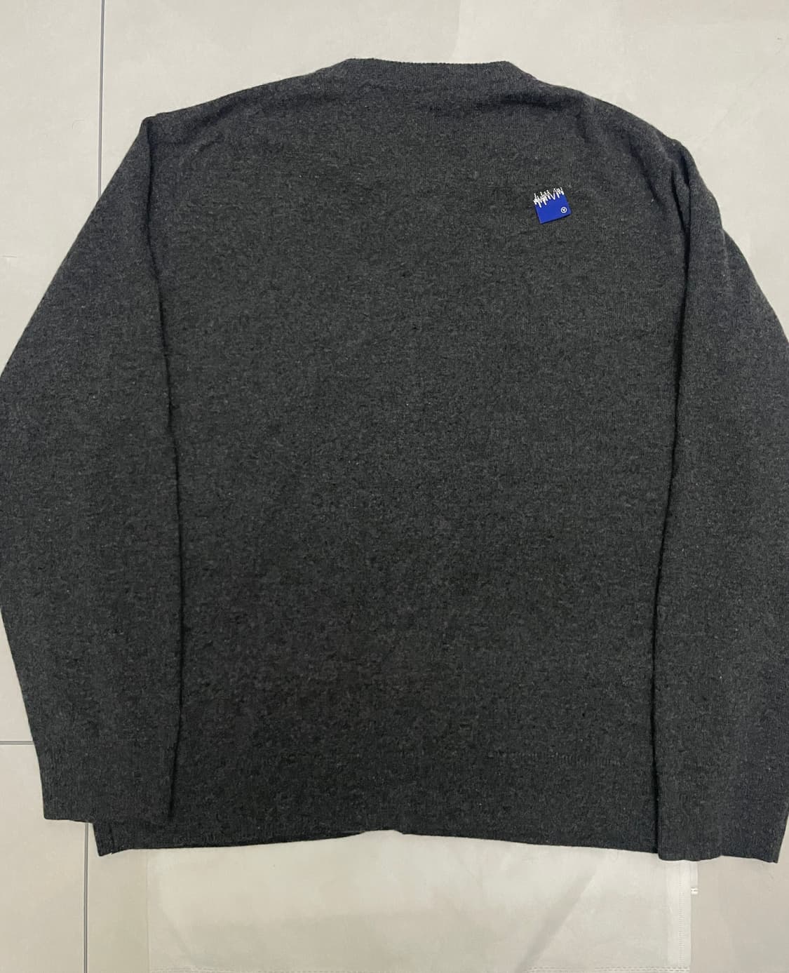 아더에러 시그니피컨트 라운드 가디건 차콜 그레이 상품이미지4