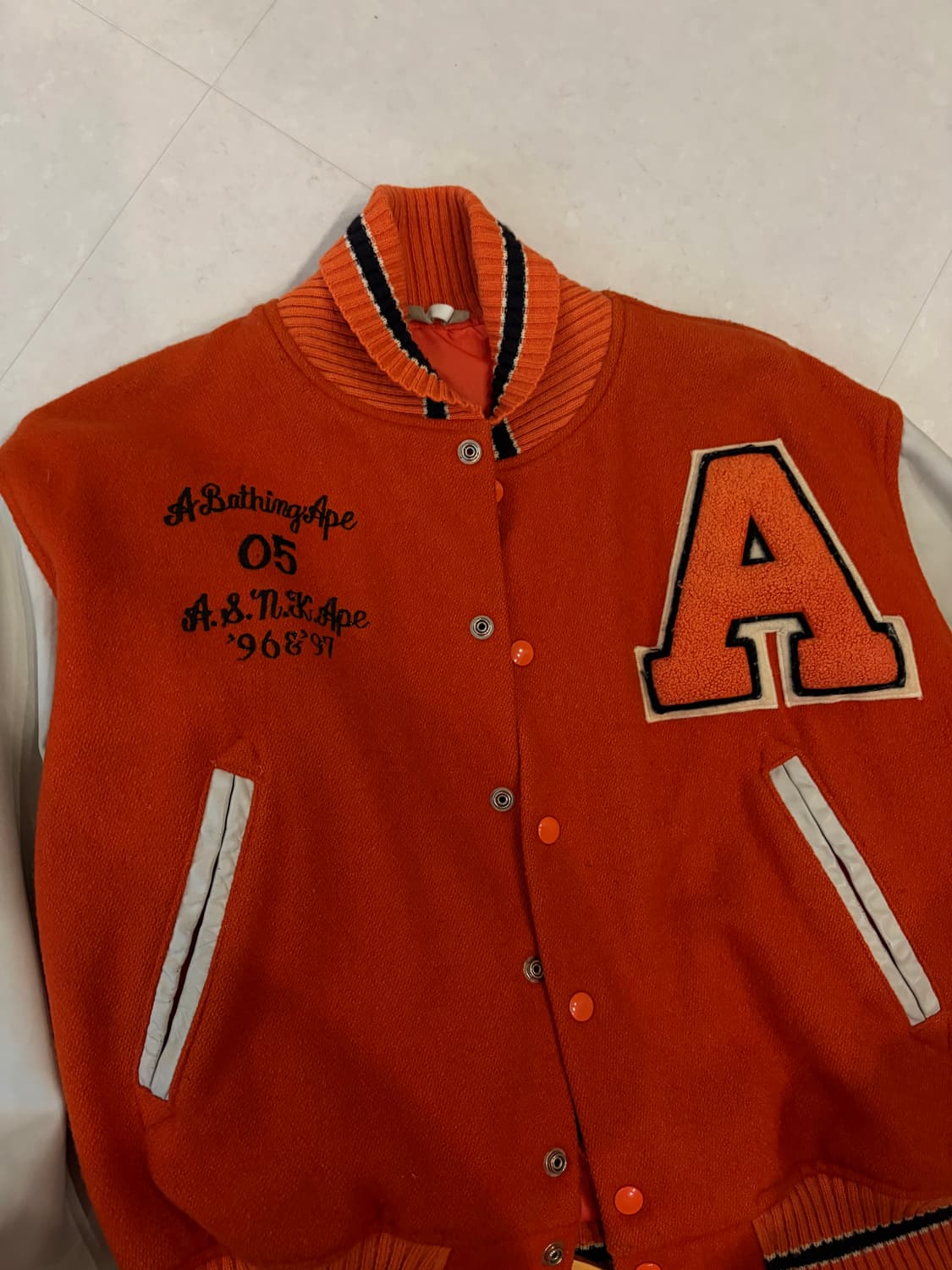 A Bathing Ape 오렌지 바시티 자켓 상품이미지7