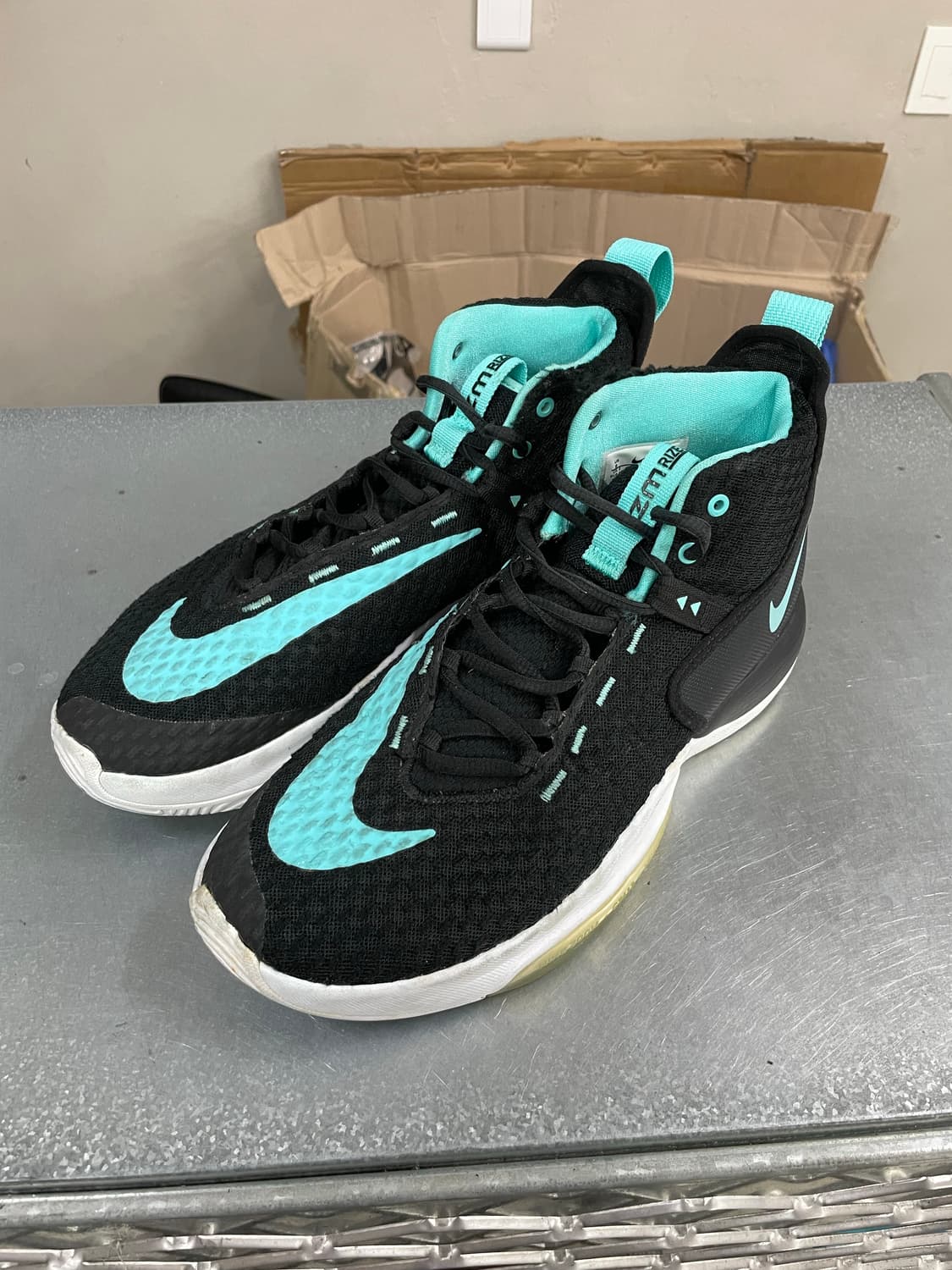 나이키 줌 라이즈 TB 블랙 오로라 270 상품이미지2