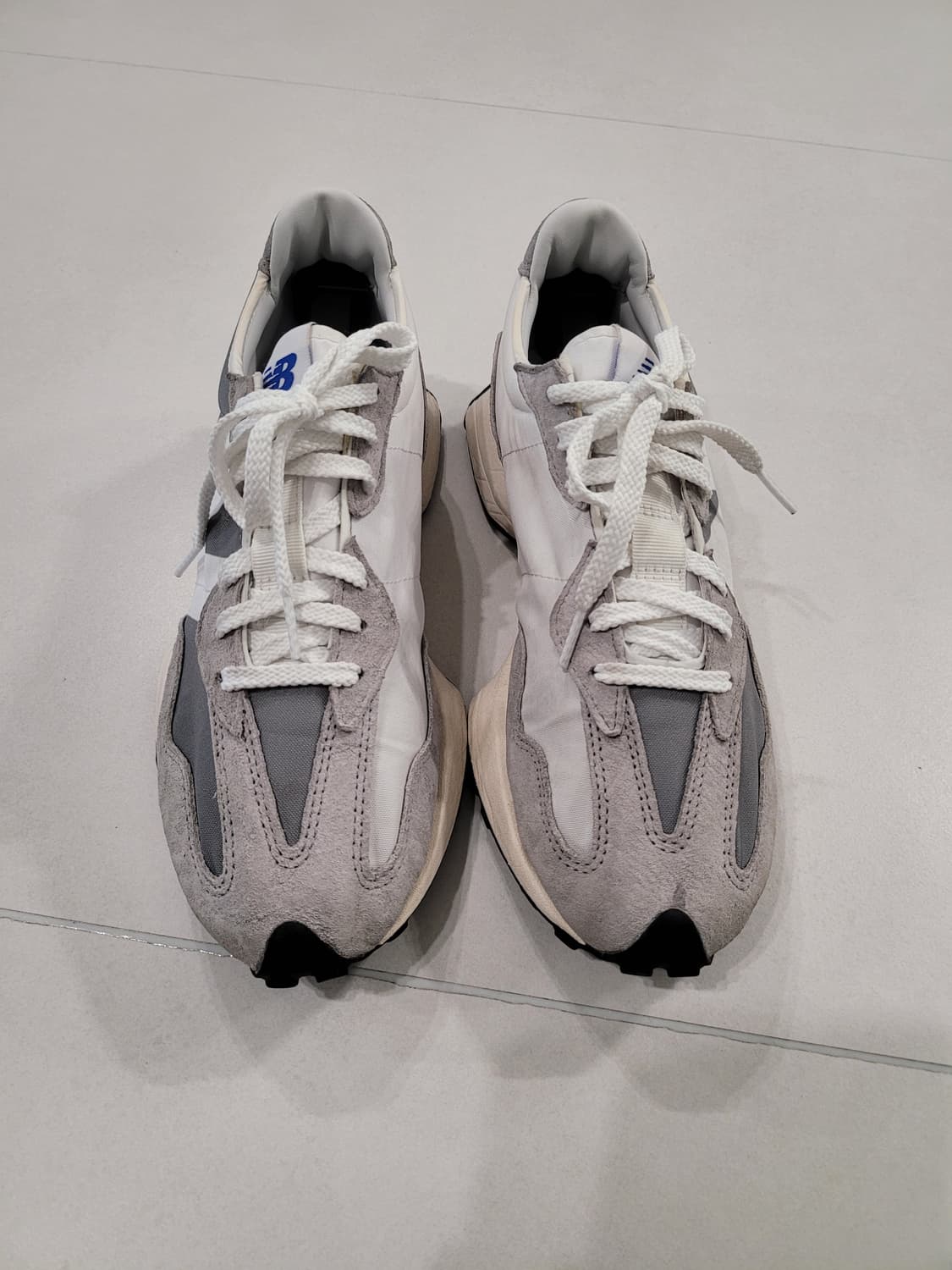 275] 어떤 옷에도 찰떡, 뉴발란스 327 그레이 보냅니다. 
 상품이미지3