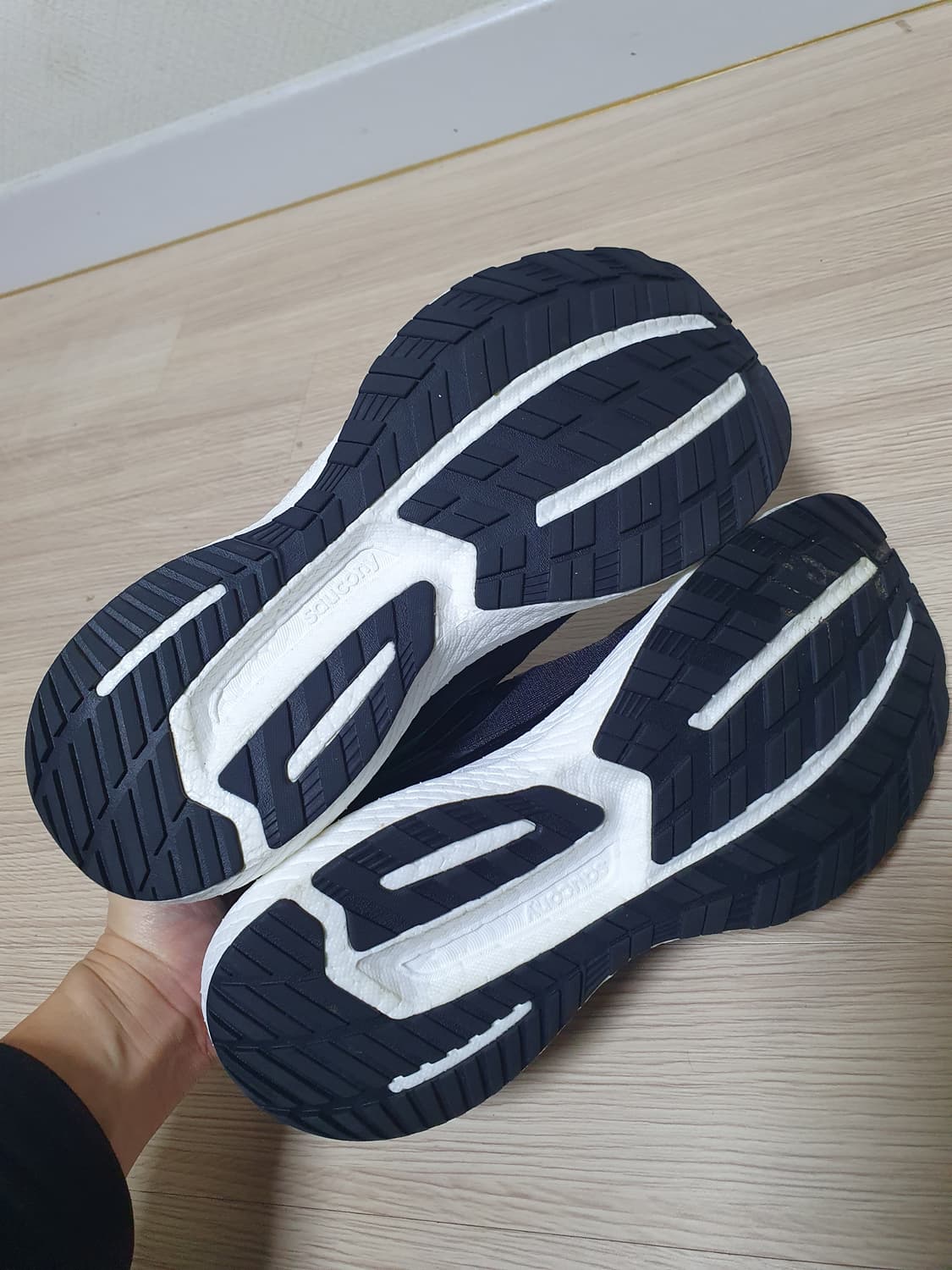 써코니 트라이엄프 러닝화 280 상품이미지8