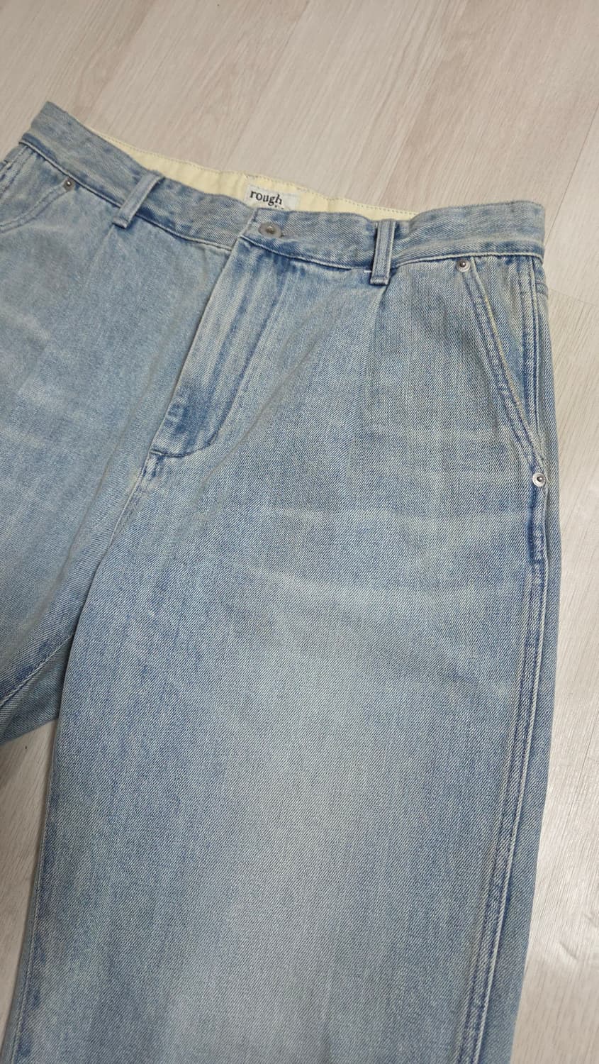 (착샷) 러프사이드 드레이프 데님 블리치 상품이미지2