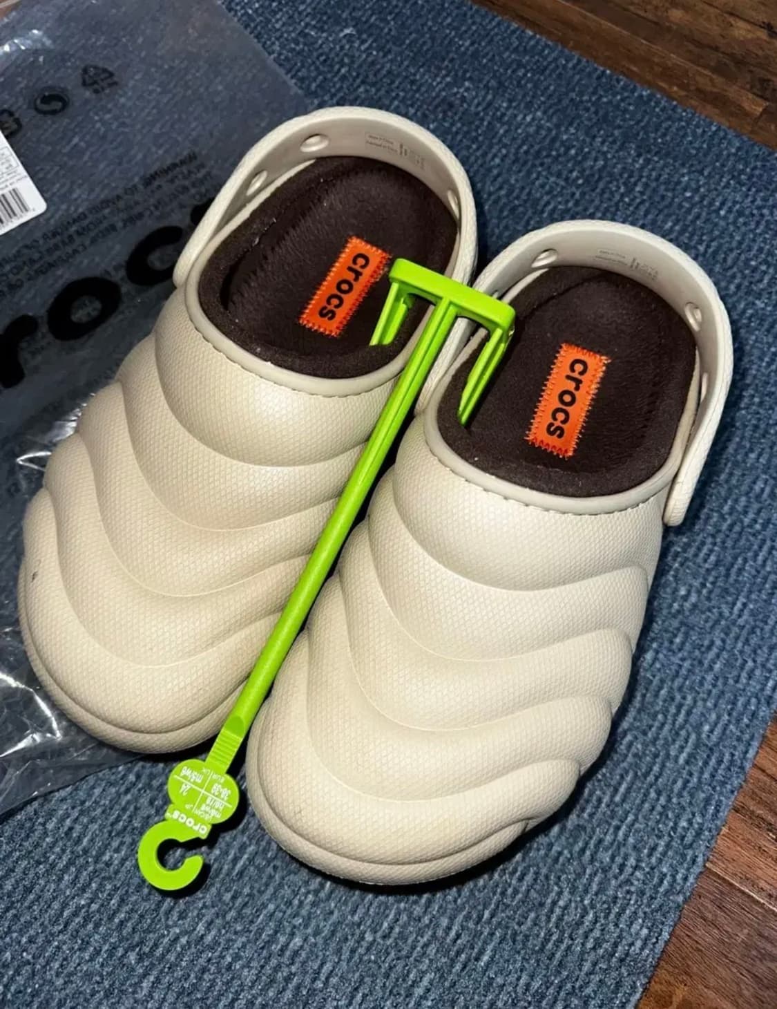 크록스 오버퍼프 클로그 250 상품이미지1