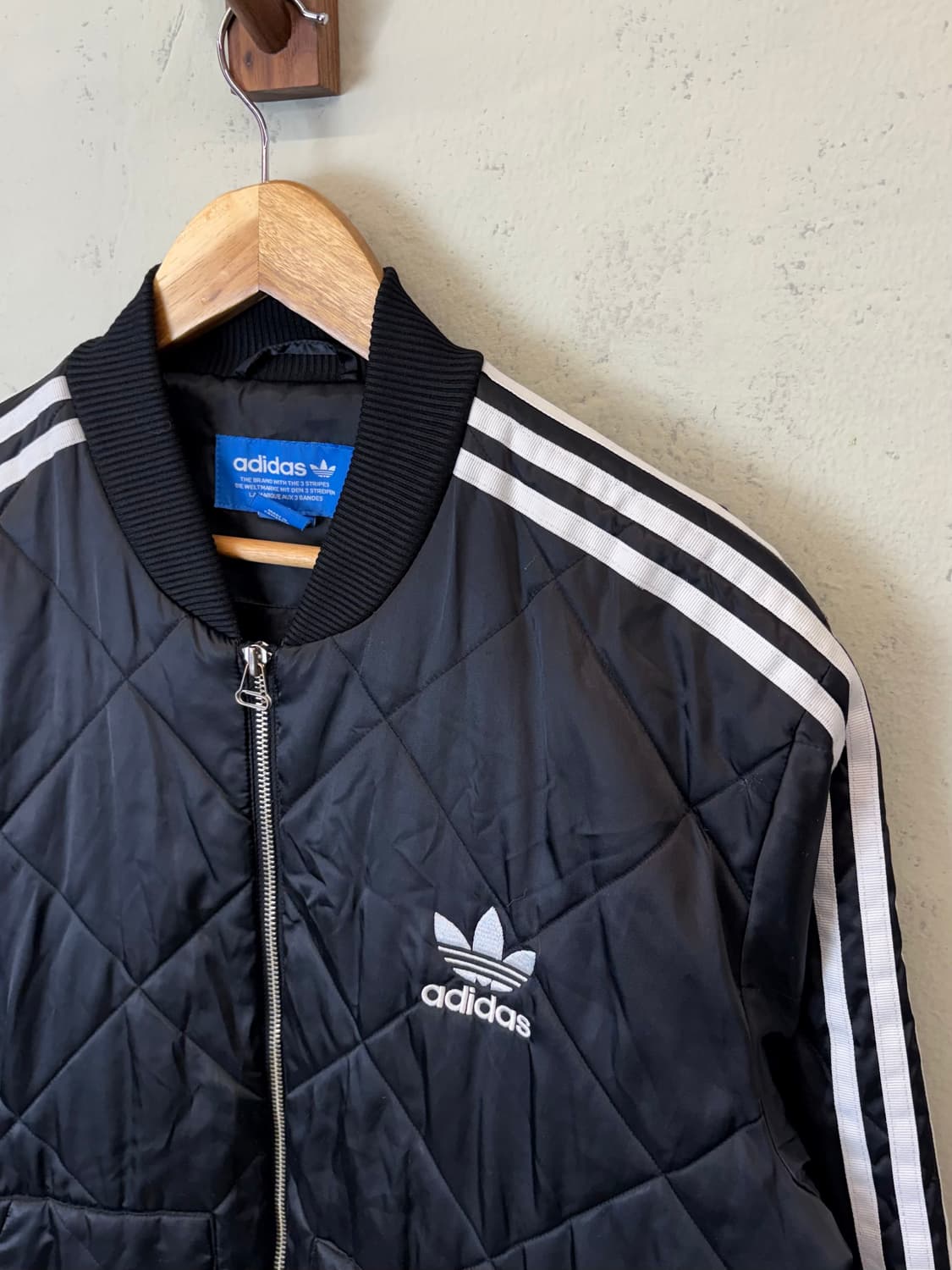 아디다스 삼선 퀼팅 봄버 자켓 블랙 상품이미지5