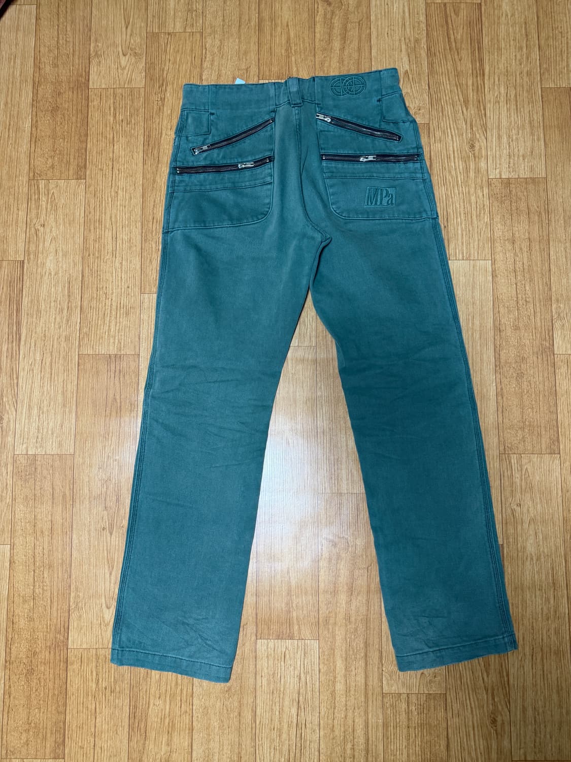 PLASTICPRODUCT SPLIT POCKET PANTS 상품이미지3