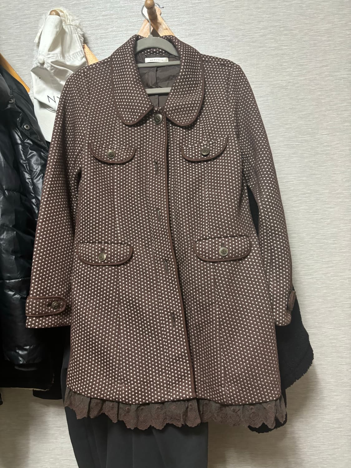 엑시즈팜 빈티지 브라운 도트 코트 상품이미지1