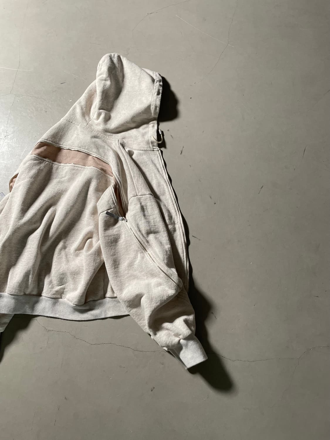 ROTOL (로톨) Zip Detail Cropped Hoodie 상품이미지3