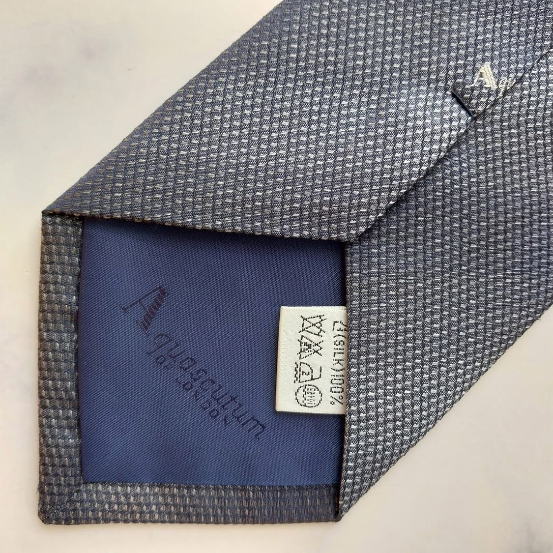 아쿠아스큐텀 실크 네이비 패턴 넥타이 9.6cm A+등급 K2374
 상품이미지8