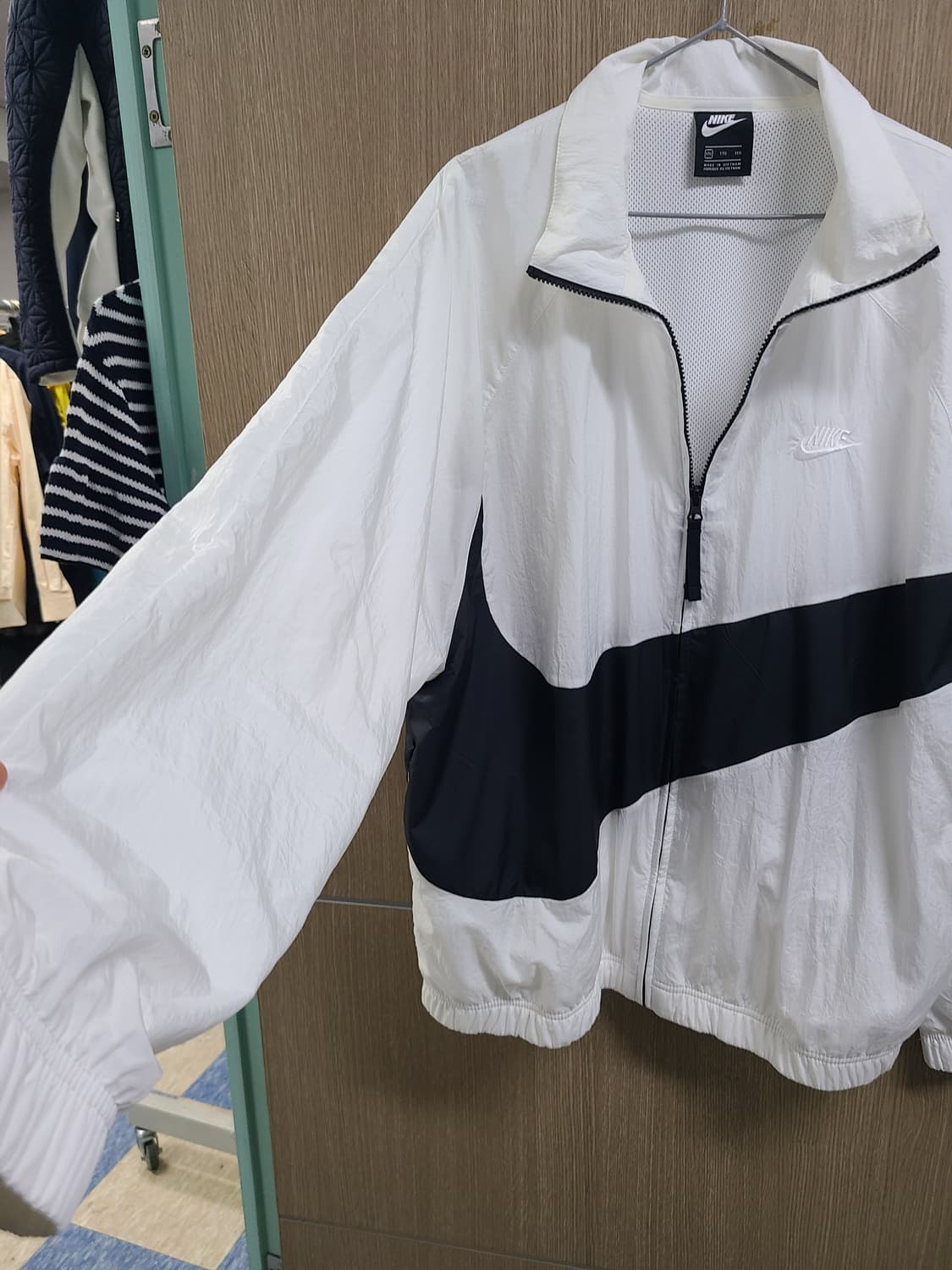 나이키 빅스우시 바람막이 2xl 상품이미지2