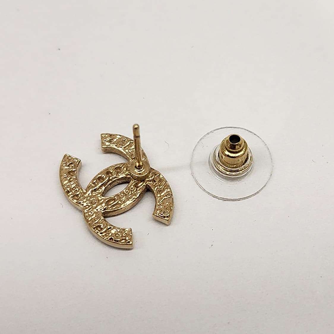 샤넬 골드톤 CC로고 귀걸이 상품이미지4