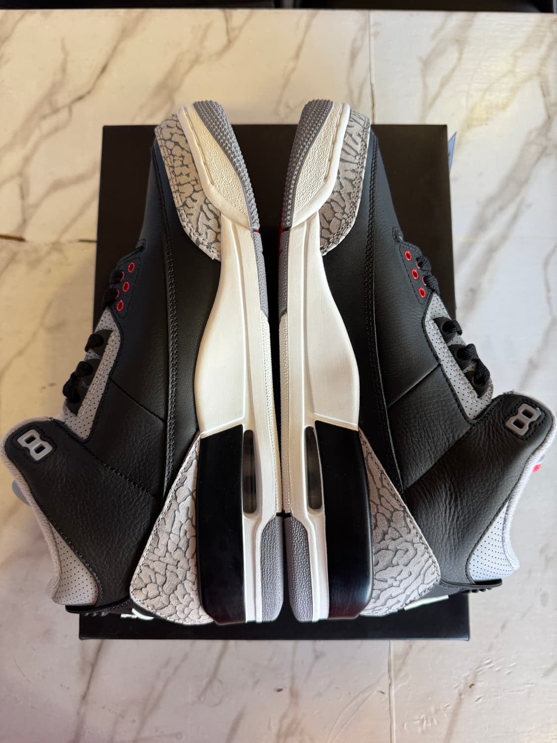 조던3 레트로 블랙 시멘트(2024) 265 팝니다 상품이미지3