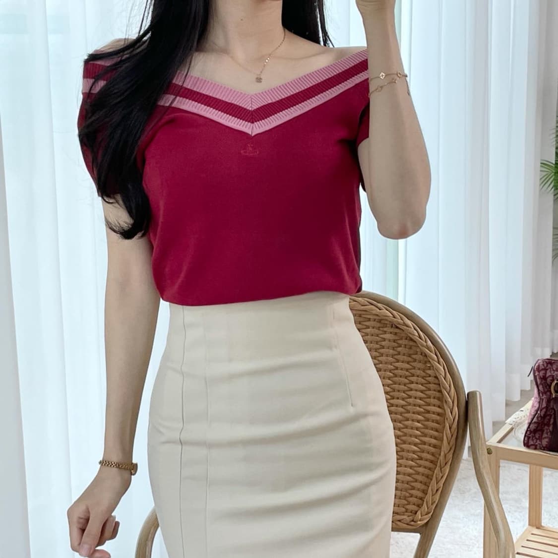 비비안웨스트우드 브이넥 오프숄더 숏 슬리브 니트 상품이미지3