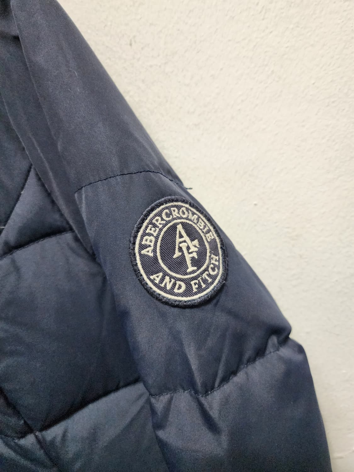 아베크롬비 완장로고 푸퍼 숏패딩 상품이미지3