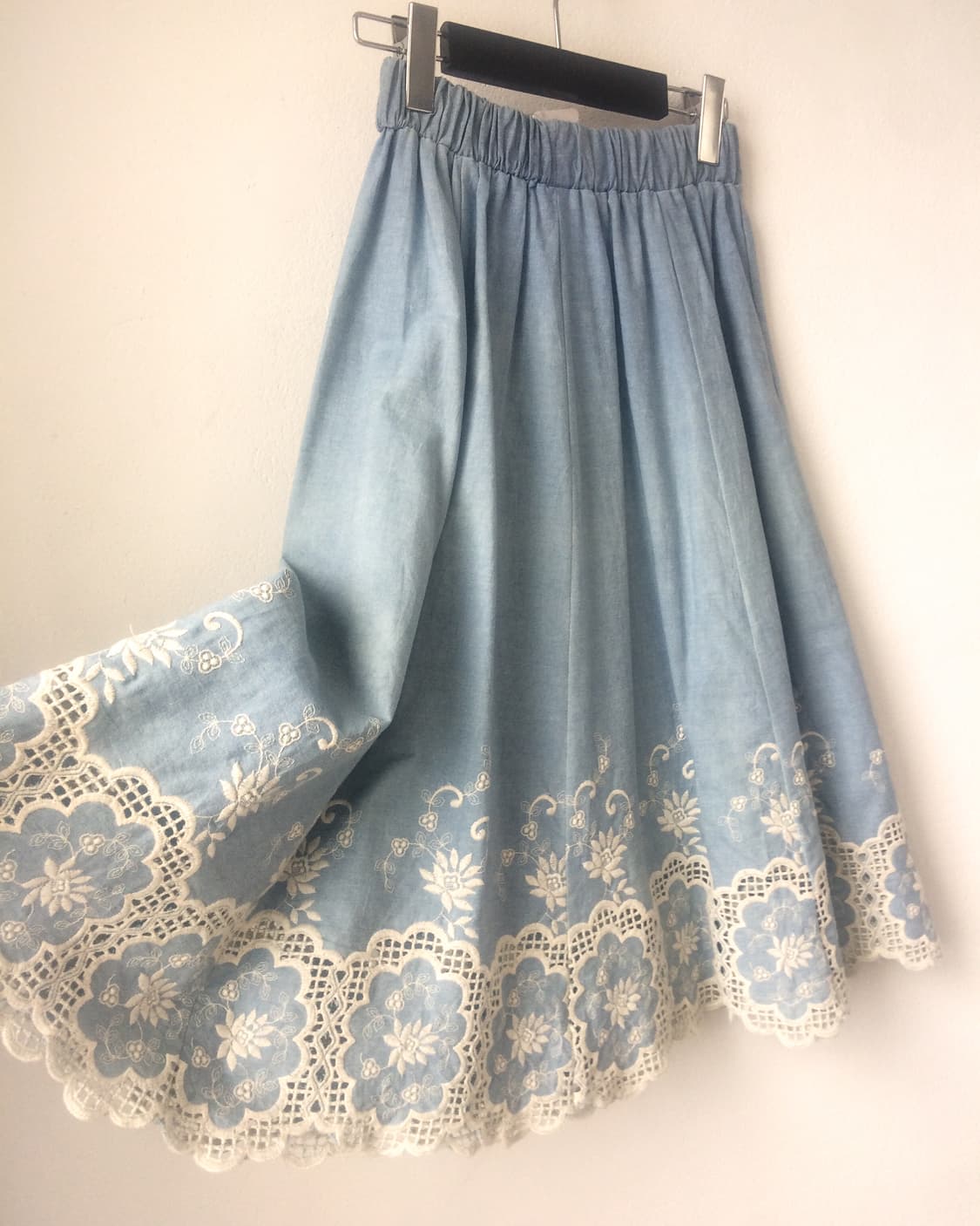 Punching pattern point skirt 상품이미지2