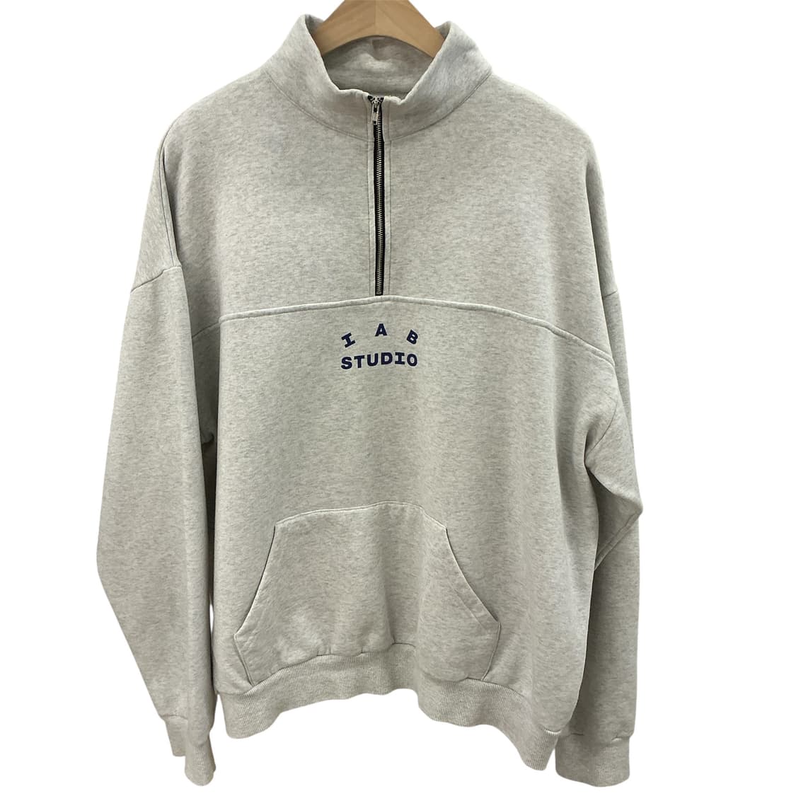 아이앱 스튜디오 하프집업 풀오버 상품이미지1