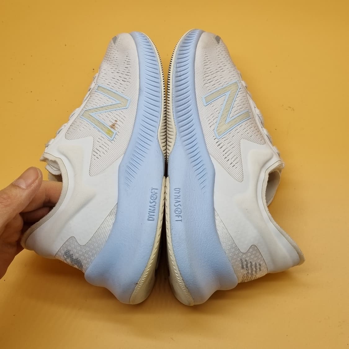 뉴발란스 다이나소프트 운동화230 상품이미지5