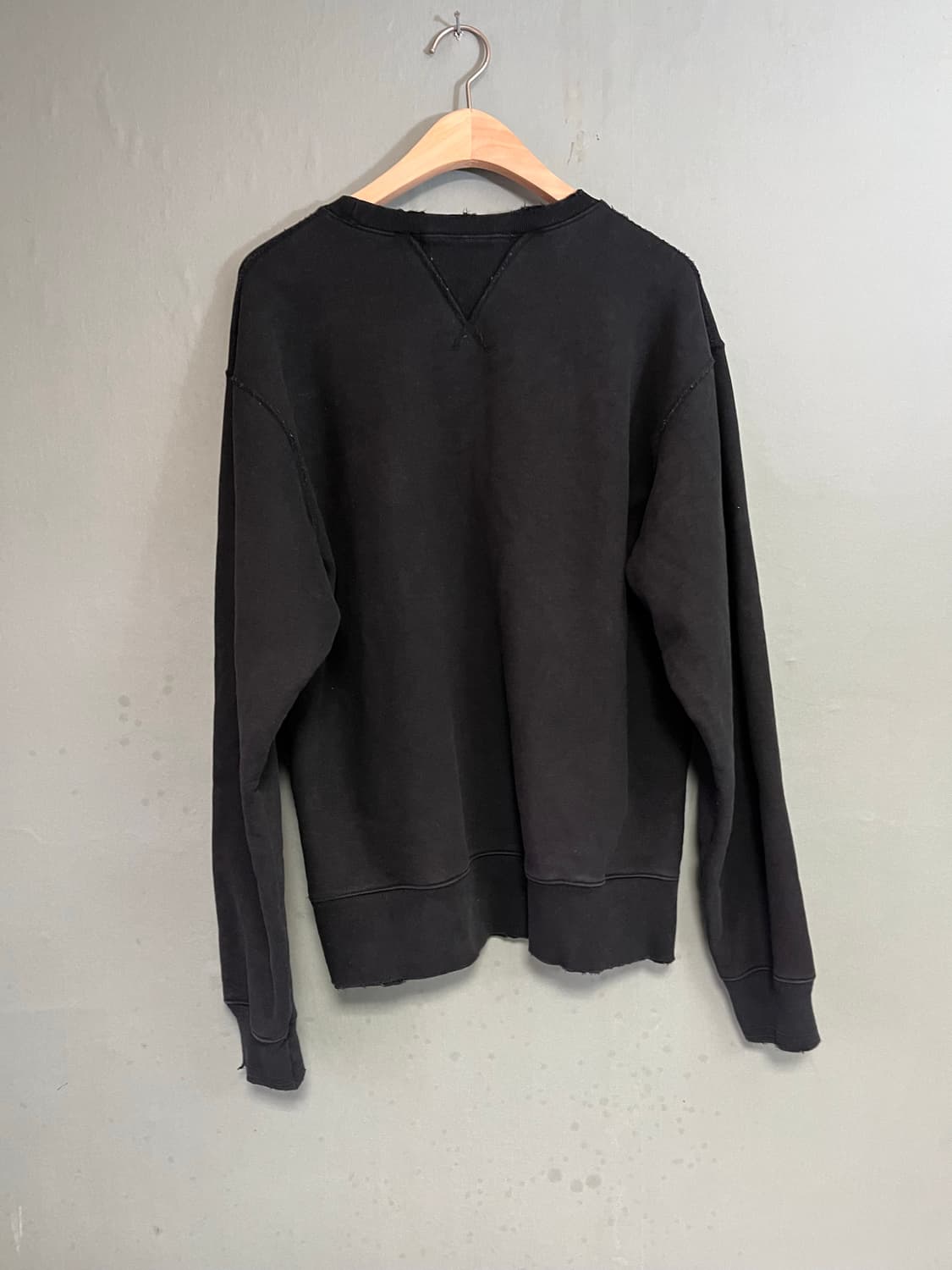 STANDARD DOUBLE-V SWEAT SHIRTS 블랙 상품이미지2