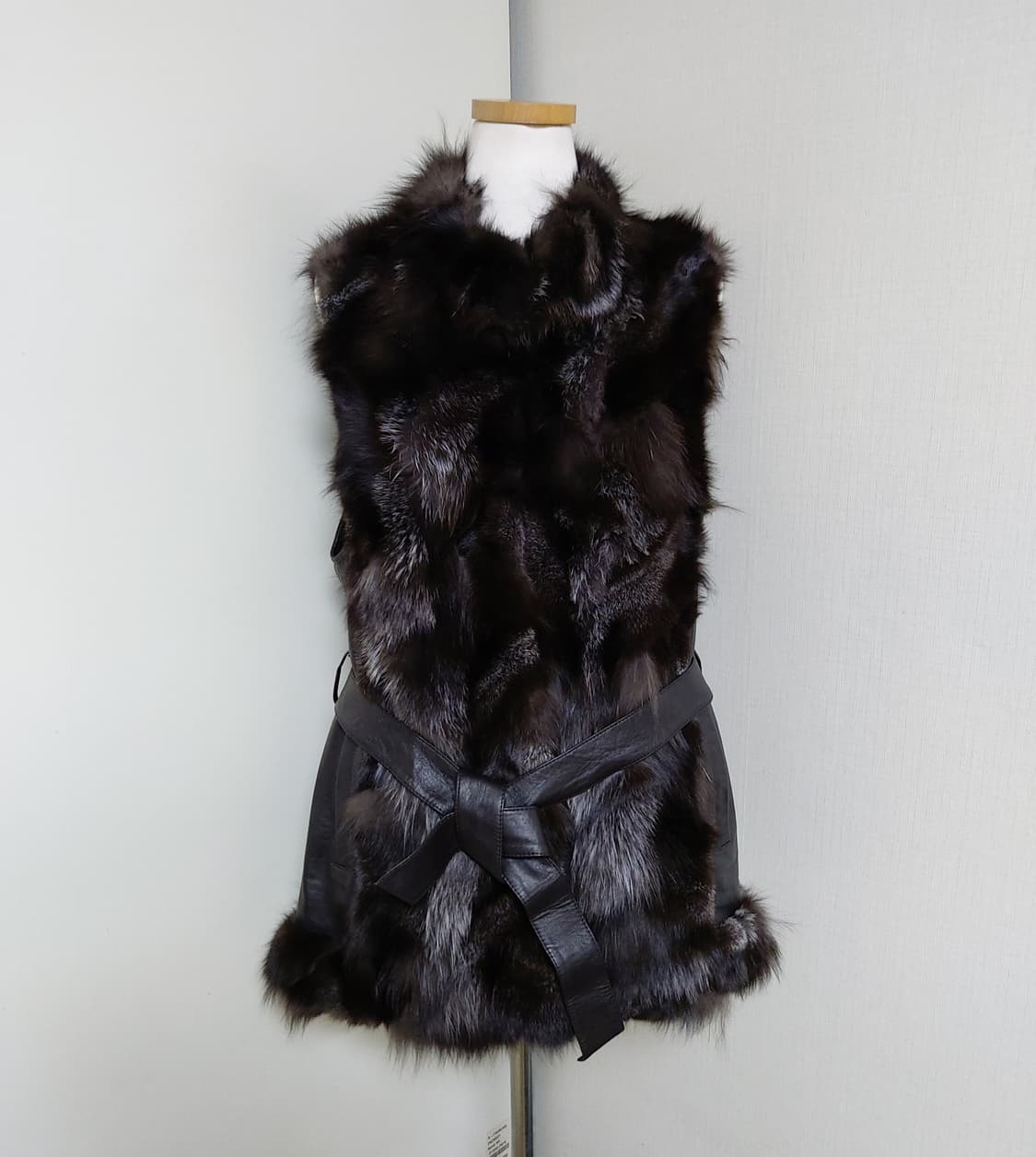 윤순영 프리미엄 라인의 폭스 모피 가죽 베스트(66사이즈) 상품이미지1