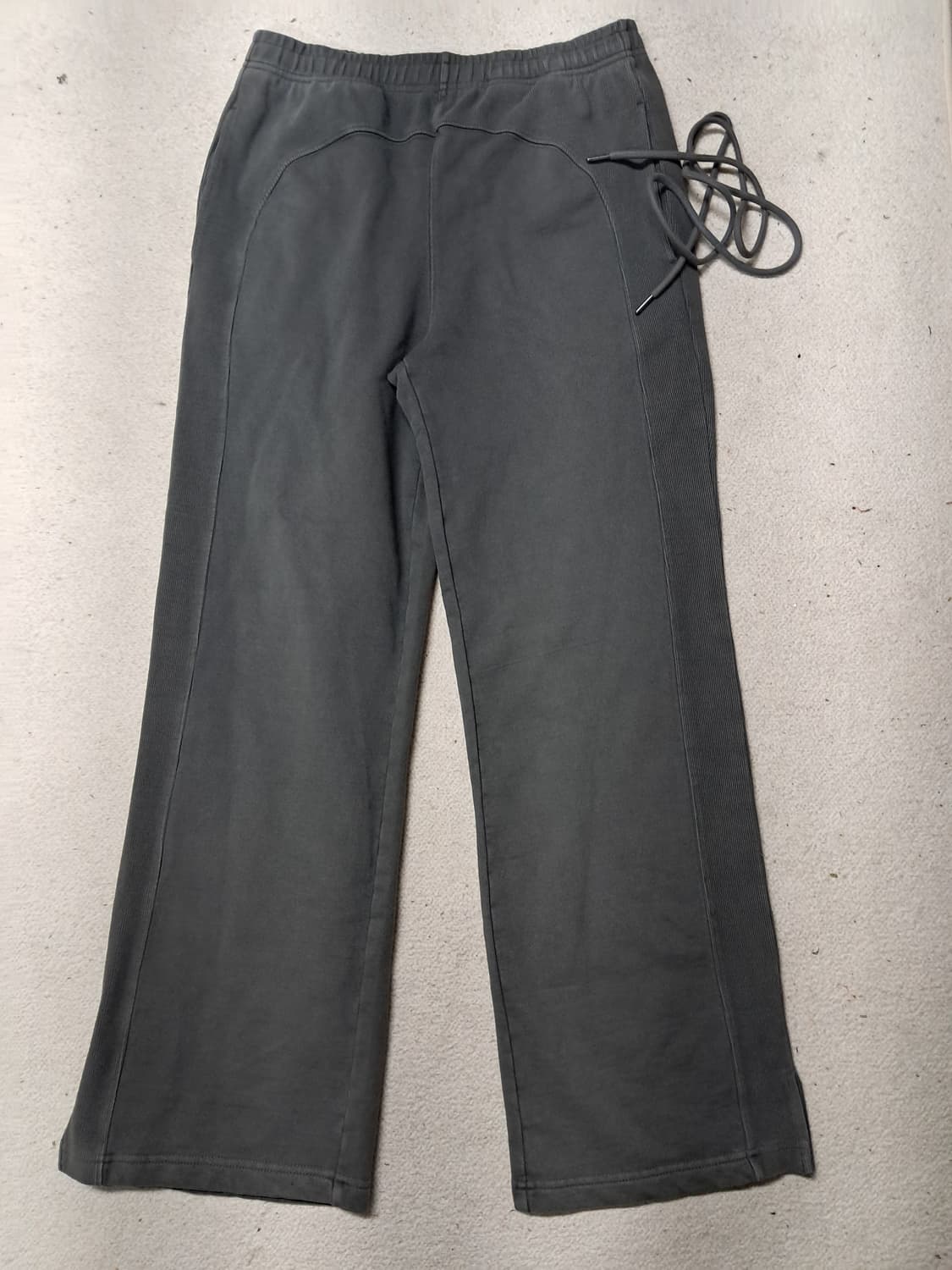 미스치프 롬버스 스웻팬츠 차콜 샘플 상품이미지4