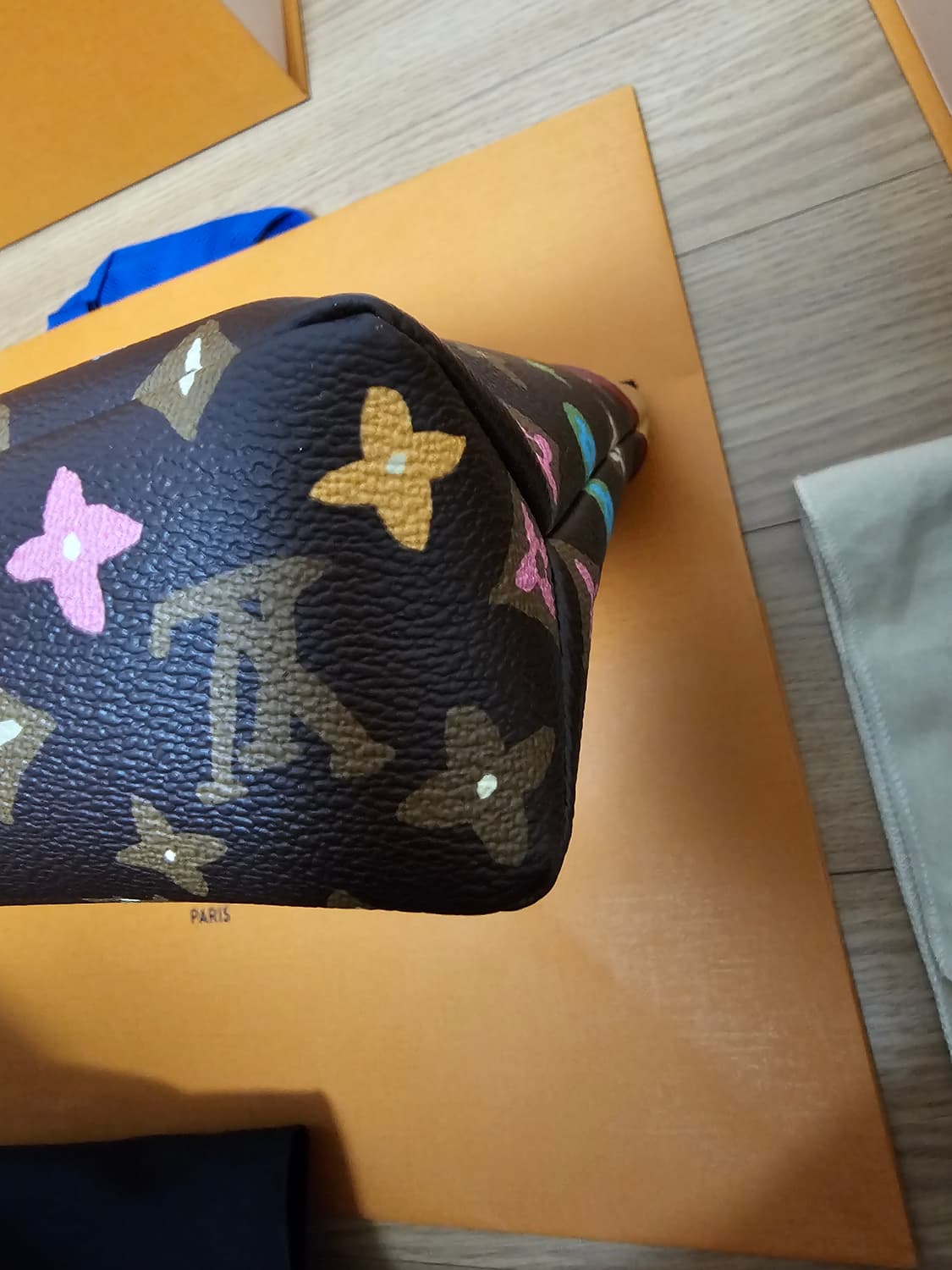 루이비통 타일러x퍼렐 강아지 초콜렛 포쉐트 클러치백 상품이미지6