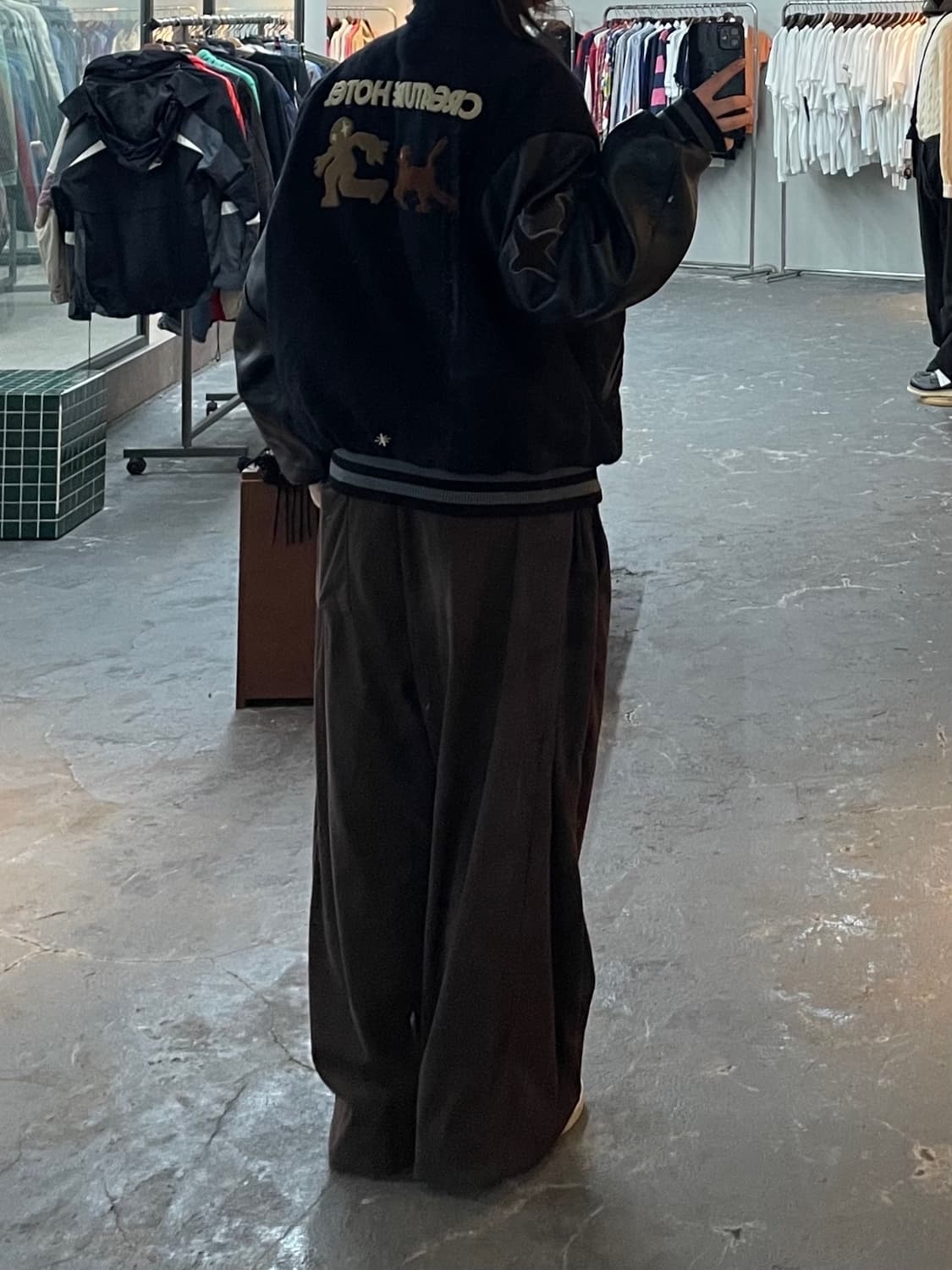 크리처 호텔 블랙 바시티 자켓 H1002 상품이미지1