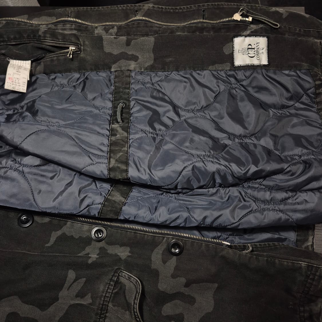 C.P 컴퍼니 카모 누빔 105사이즈 후드자켓 상품이미지3