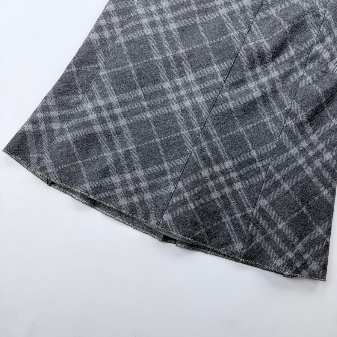 꼼사데모드 울 체크 미니스커트 상품이미지9