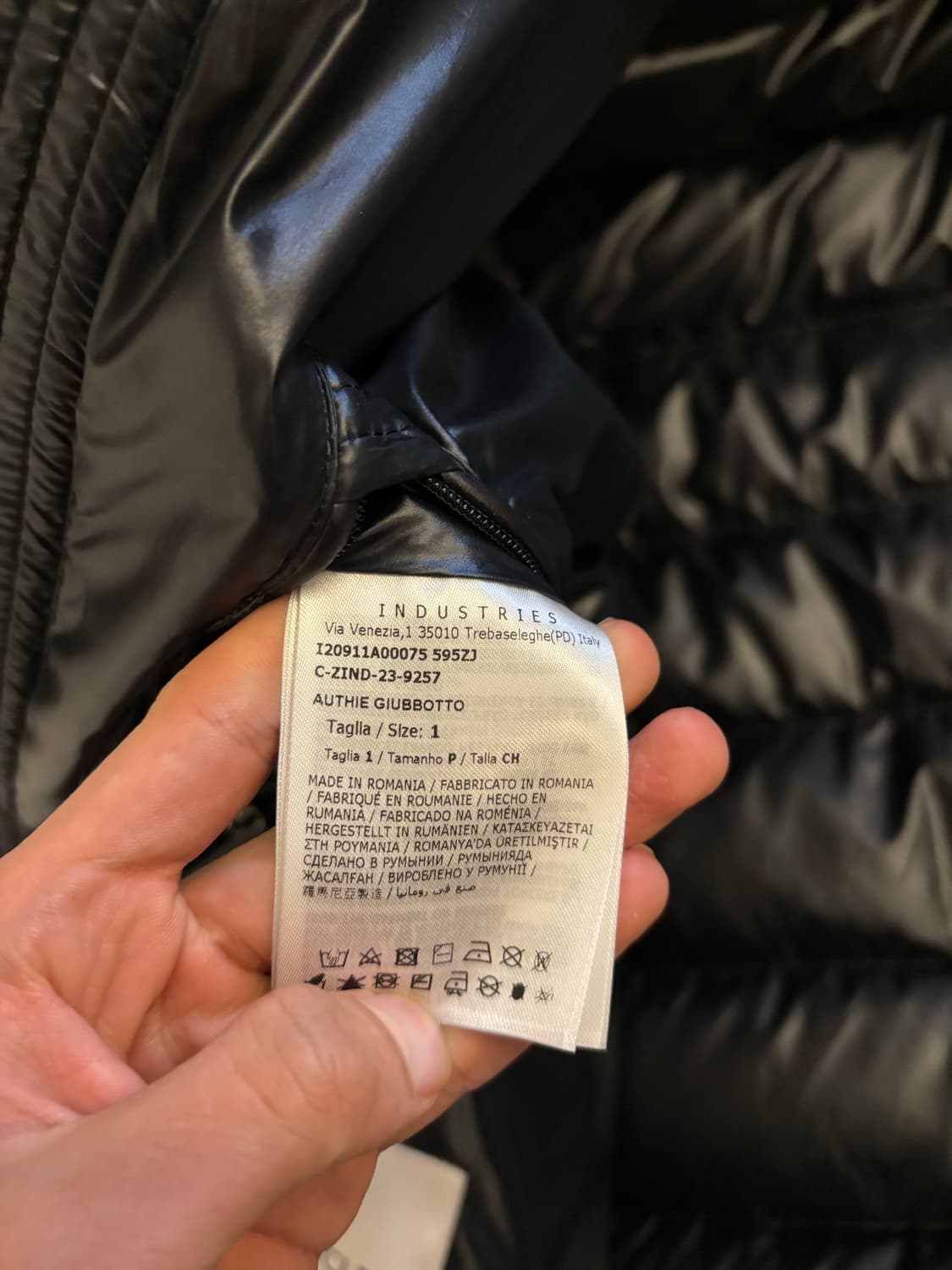 몽클레어 오띠 유광 경량패딩 상품이미지4