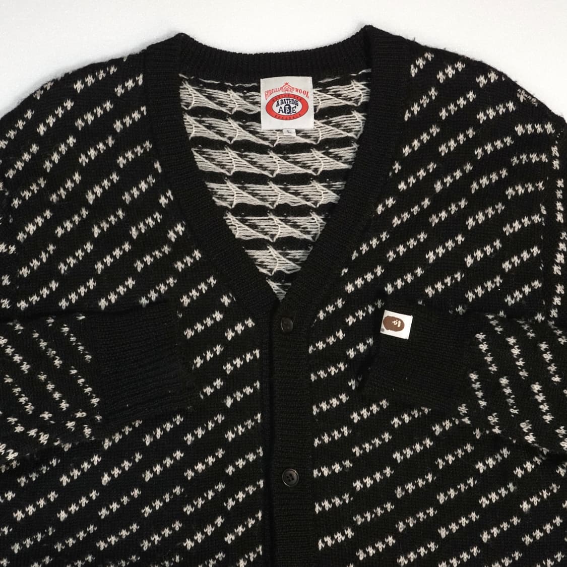 베이프 패턴 울 가디건 상품이미지1