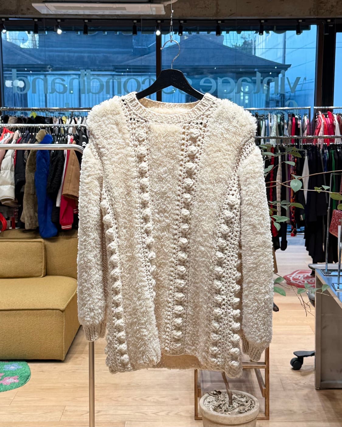 끌로에 아이보리 케이블 레인울 니트  상품이미지1