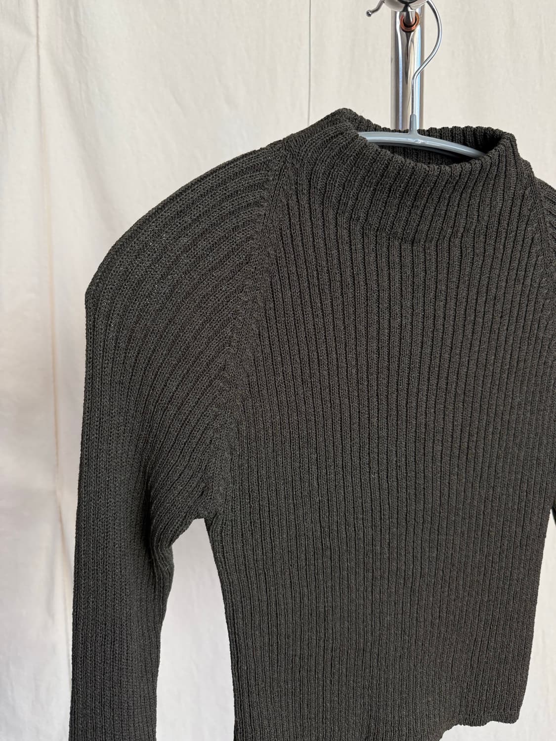 Excursion 카키 니트 크롭 탑 (Made in Hongkong) 상품이미지4