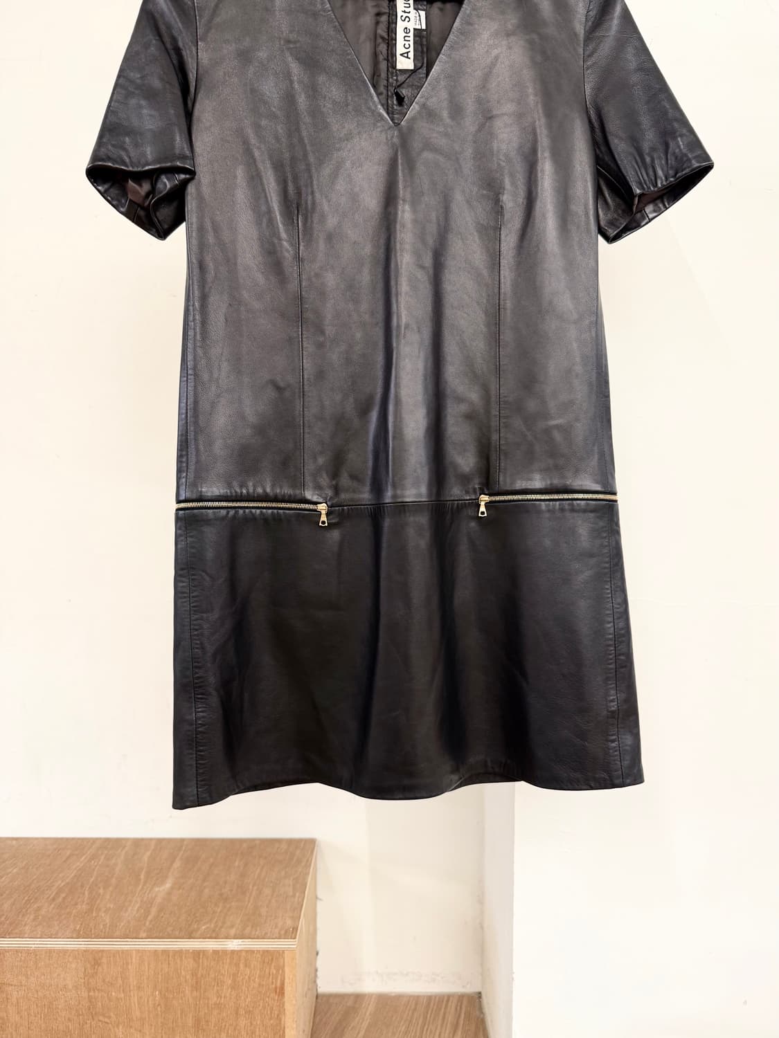 아크네 스튜디오 램스킨 브이넥 원피스 상품이미지5