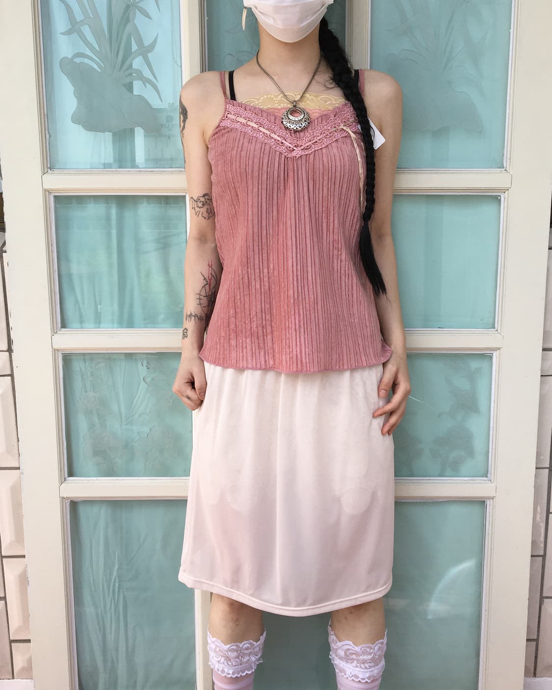 Lace trimming pleats velvet sleeveless 상품이미지5