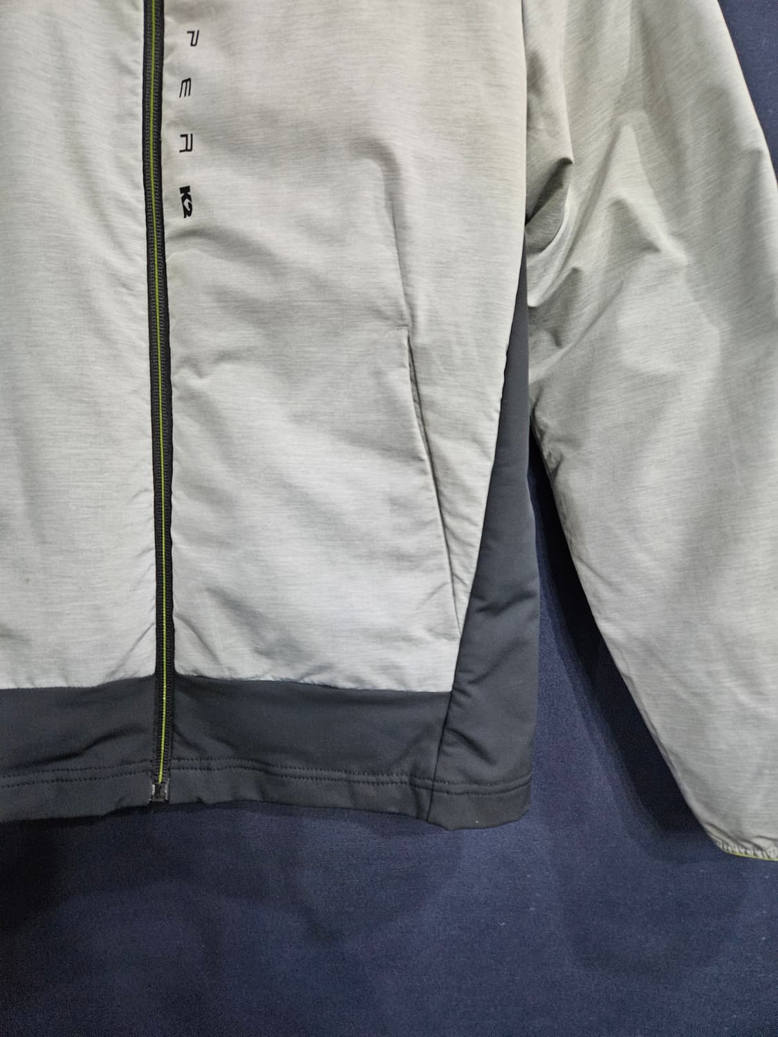 케이투 라이트그레이 남성 슬림핏 95 후드 경량패딩  상품이미지6