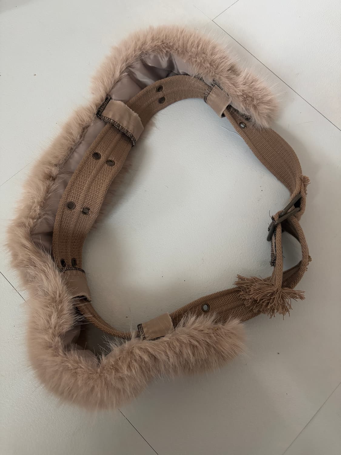 • hurtremake Beige Fur Belt Cross-printe 상품이미지9