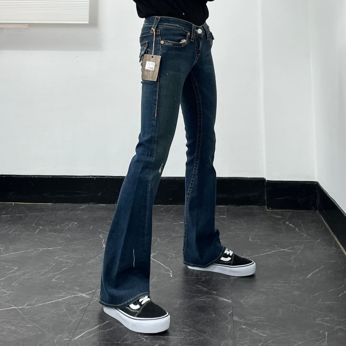 (새상품) 27in 트루릴리전 조이 부츠컷 데님 팬츠 상품이미지1