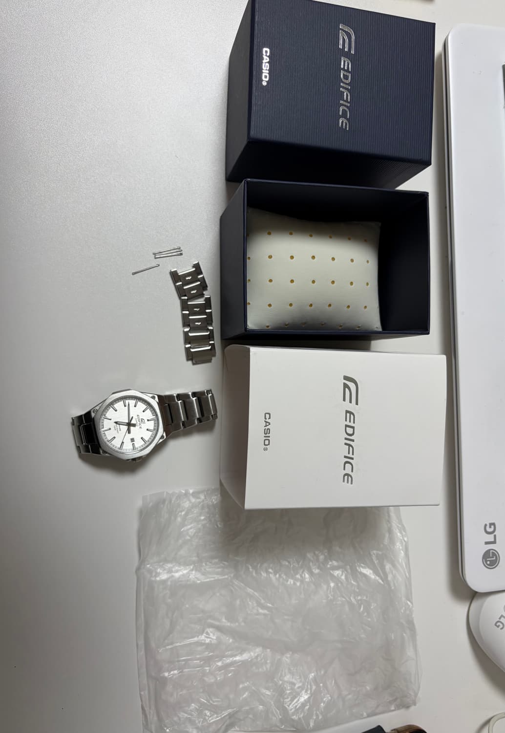 카시오 에디피스 에얄오크 화이트 팝니다. 상품이미지9